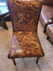 lot 1007 image: Antique upholstered dining chair (matches lot#1006))