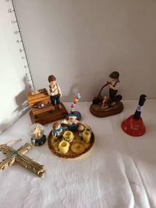 lot 1020 image: Timeless Treasures dcor and Raggedy Ann Mini Tea set and more