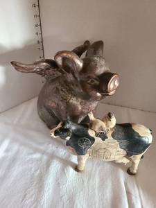 lot 1022 image: Flying pig and cow dcor