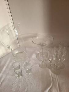 lot 1038 image: Assorted glasses with pitcher