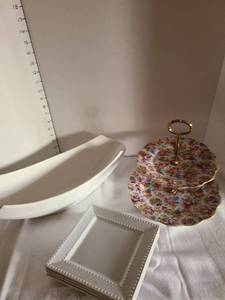 lot 1040 image: Bowl, tiered dish and plates