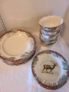 lot 1103 image: Holiday tableware, 18 pieces
