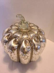 lot 1201 image: Silver colored pumpkin 10 tall
