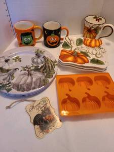 lot 1206 image: Autumn kitchen items