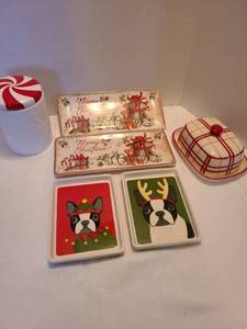lot 1209 image: Ceramic holiday pieces