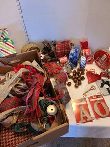 lot 1226 image: Holiday ribbons, bells, gift card holders, more