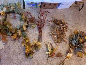 lot 1227 image: Artificial autumn leaves dcor