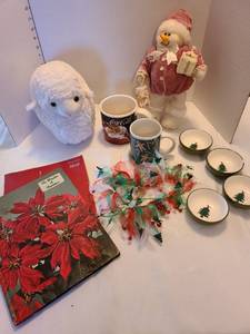 lot 1236 image: Assorted holiday items and more