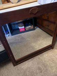 lot 1503 image: Vintage beveled mirror 34 x 34
