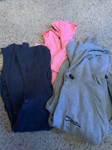 lot 1520 image: Sweatshirts size medium and large