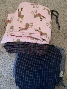 lot 1525 image: Pajama bottoms size medium