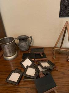 lot 1531 image: Silver plate cups and easels