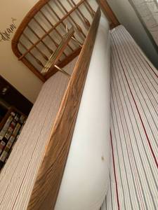 lot 1603 image: Another fluorescent light fixture 57 inches long