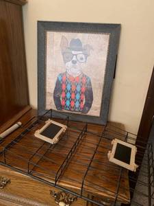 lot 1605 image: Letter basket and framed art 20x15