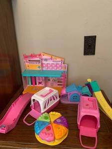lot 1608 image: Miscellaneous toys