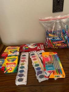 lot 1613 image: Art supplies