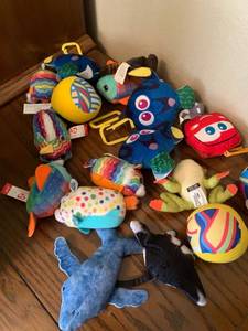 lot 1629 image: Small stuffed toys