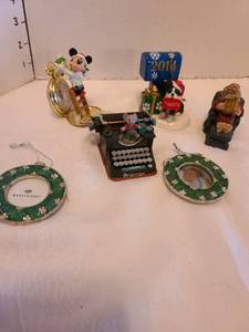 lot 1245 image: Holiday ornaments