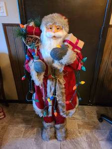 lot 1255 image: Santa 50 inches tall