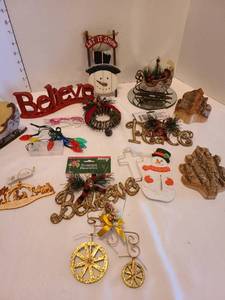 lot 1262 image: Holiday ornaments