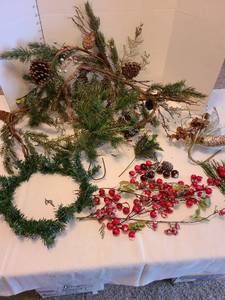 lot 1266 image: Holiday greenery