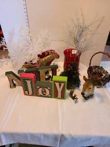 lot 1267 image: Holiday home dcor, reindeer needs antler glued