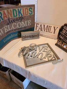 lot 1268 image: Home decor