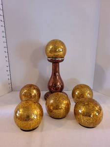 lot 1283 image: Lighted decor glass orbs, need batteries