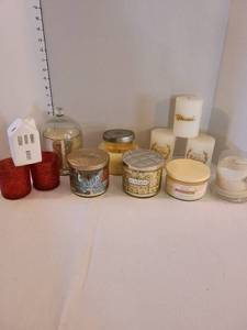 lot 1288 image: Candles and holders