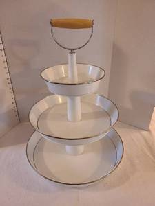lot 1308 image: Three tiered tin tray 20x15 at largest