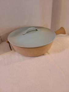 lot 1311 image: Skillet 12 with lid