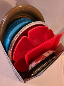 lot 1312 image: Box of plastic and tin serving platters