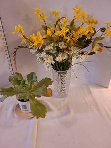 lot 1314 image: Live succulent and vase of artificial flowers
