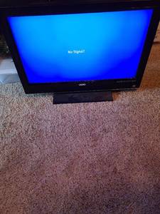lot 1325 image: Video 32 TV, no remote