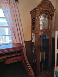lot 1328 image: Howard Miller grandfather clock 84 high
