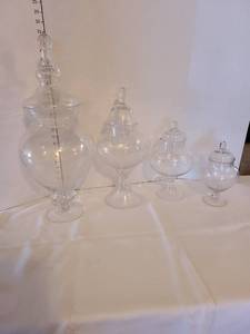 lot 1332 image: Four apothecary jars with lids, tallest is 22