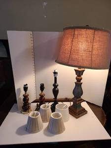 lot 1335 image: Lamps and shades
