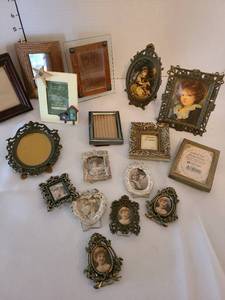 lot 1344 image: Small picture frames