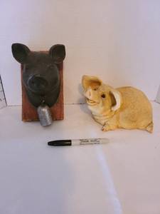 lot 1348 image: Pig wall dcor and pig bank