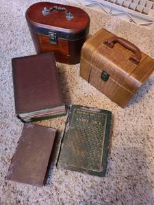 lot 1533 image: Old boxes