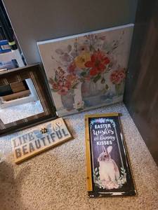 lot 1534 image: Wall art largest being 24 by 24