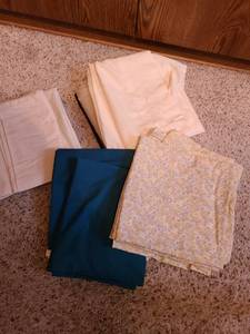 lot 1539 image: Miscellaneous pillow cases