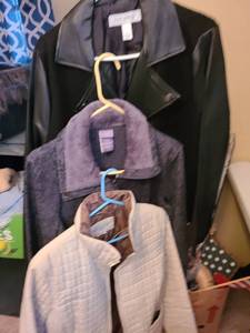 lot 1726 image: Womens lightweight jackets size 1X