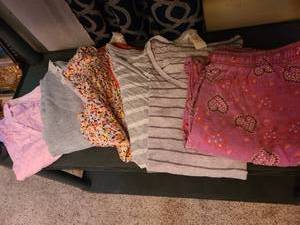 lot 1742 image: Assorted pajamas large and extra large