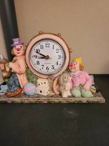 lot 1751 image: Clown clock