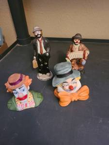 lot 1755 image: Clown miniatures