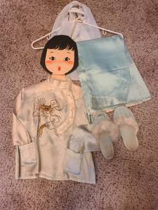 lot 1758 image: Childs kimono outfit