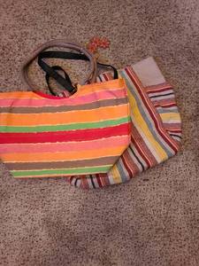 lot 1762 image: Beach bags