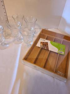 lot 1154 image: Stemware and flatware tray