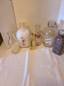 lot 1155 image: Vintage jugs and jars